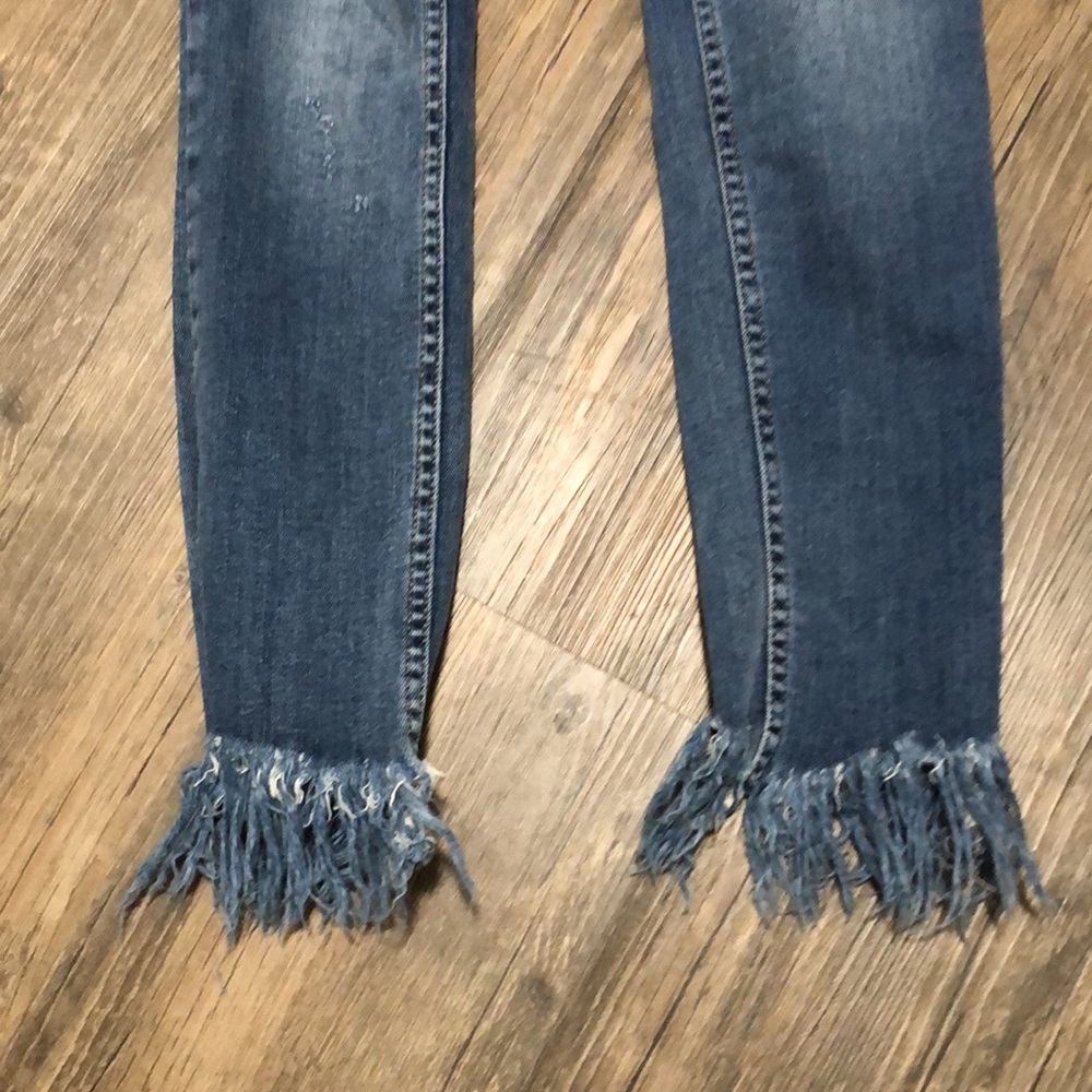 Free People Jeans Skinny Distressed Frayed Hems SZ 24 Blue Denim - Picture 2 of 7